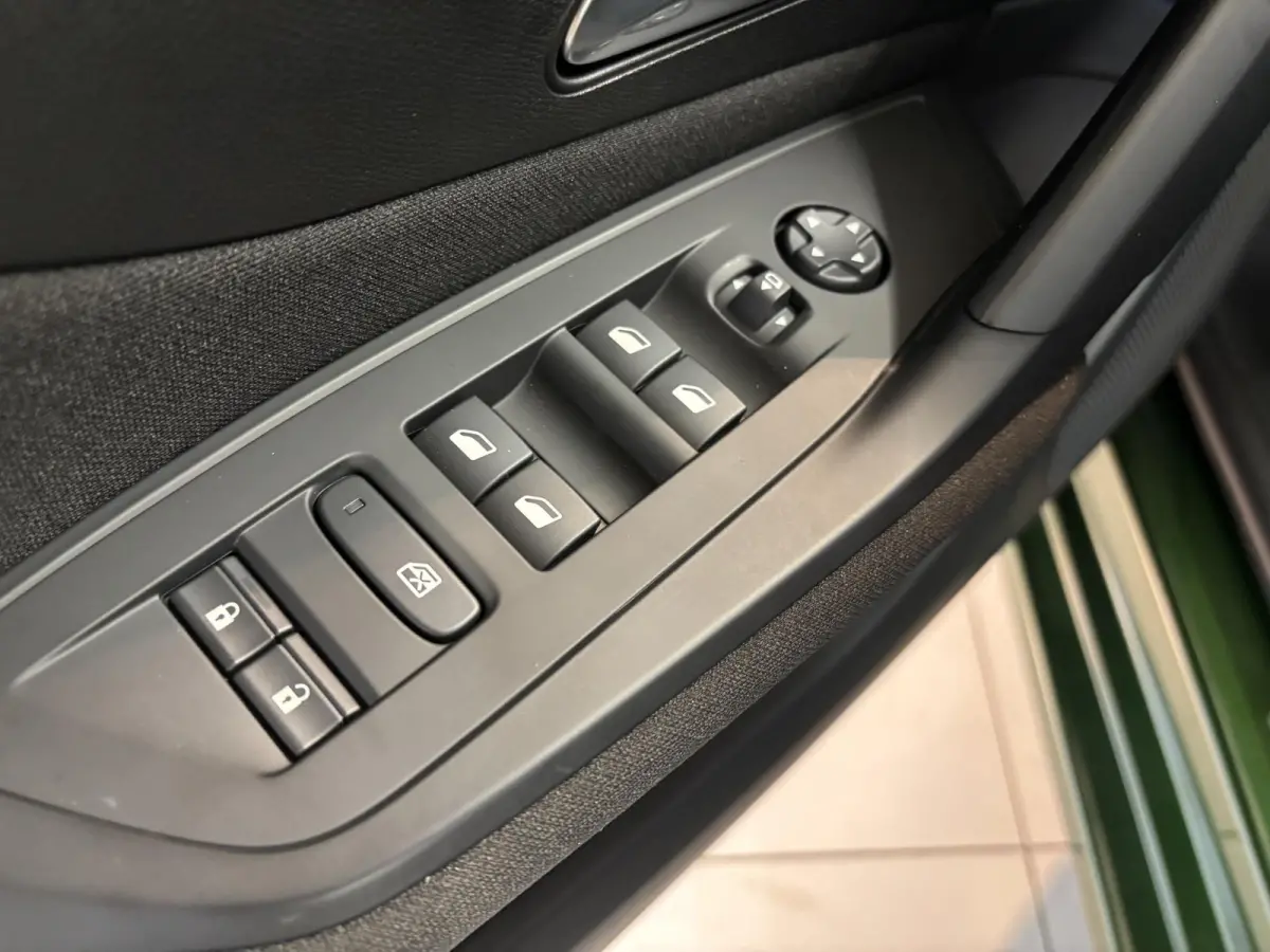 1.2 Turbo Active Pack Business Navigatie | Parkeersensoren achter | Android auto / Apple carplay | Adaptive Cruise Control