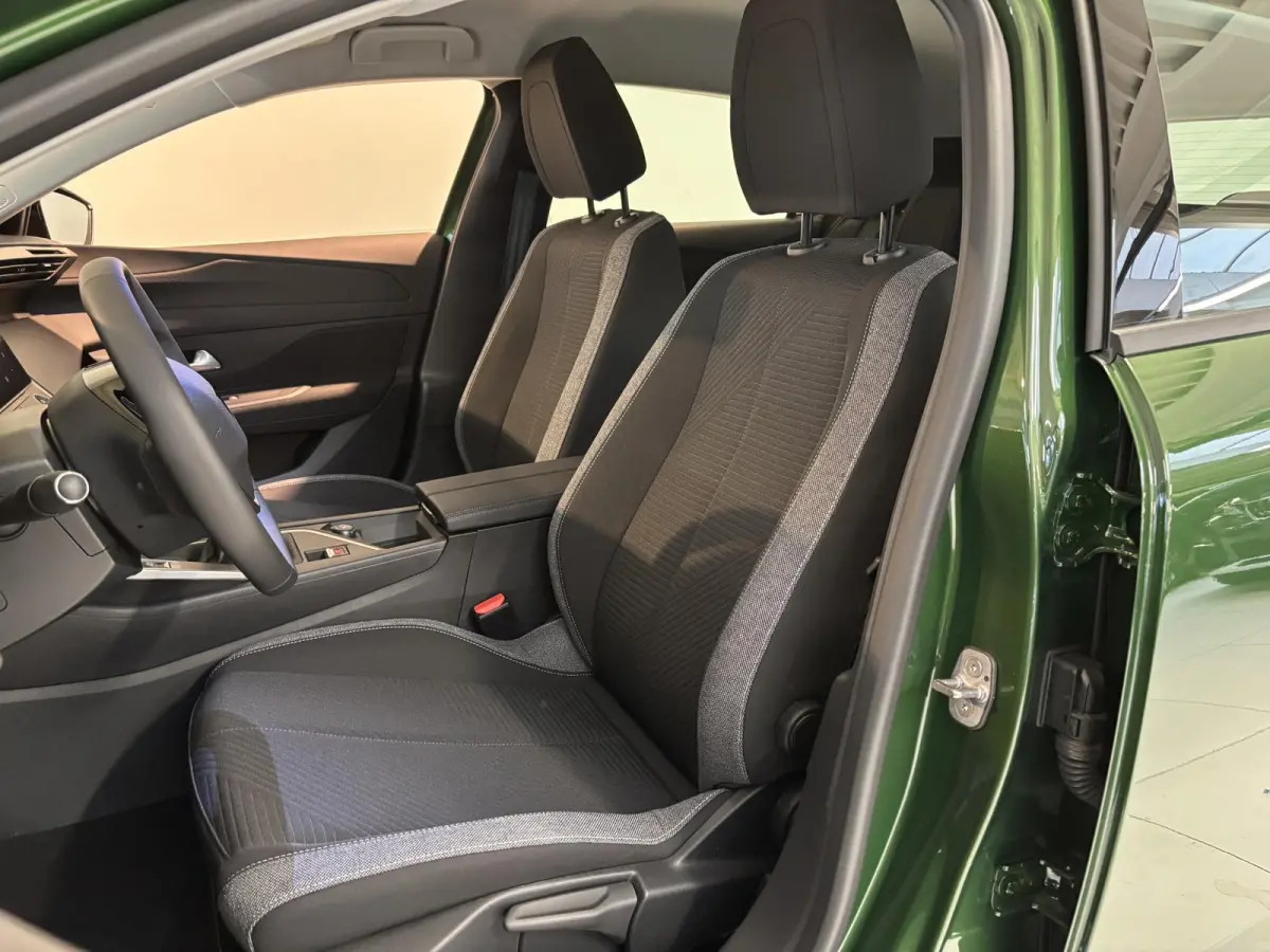 1.2 Turbo Active Pack Business Navigatie | Parkeersensoren achter | Android auto / Apple carplay | Adaptive Cruise Control