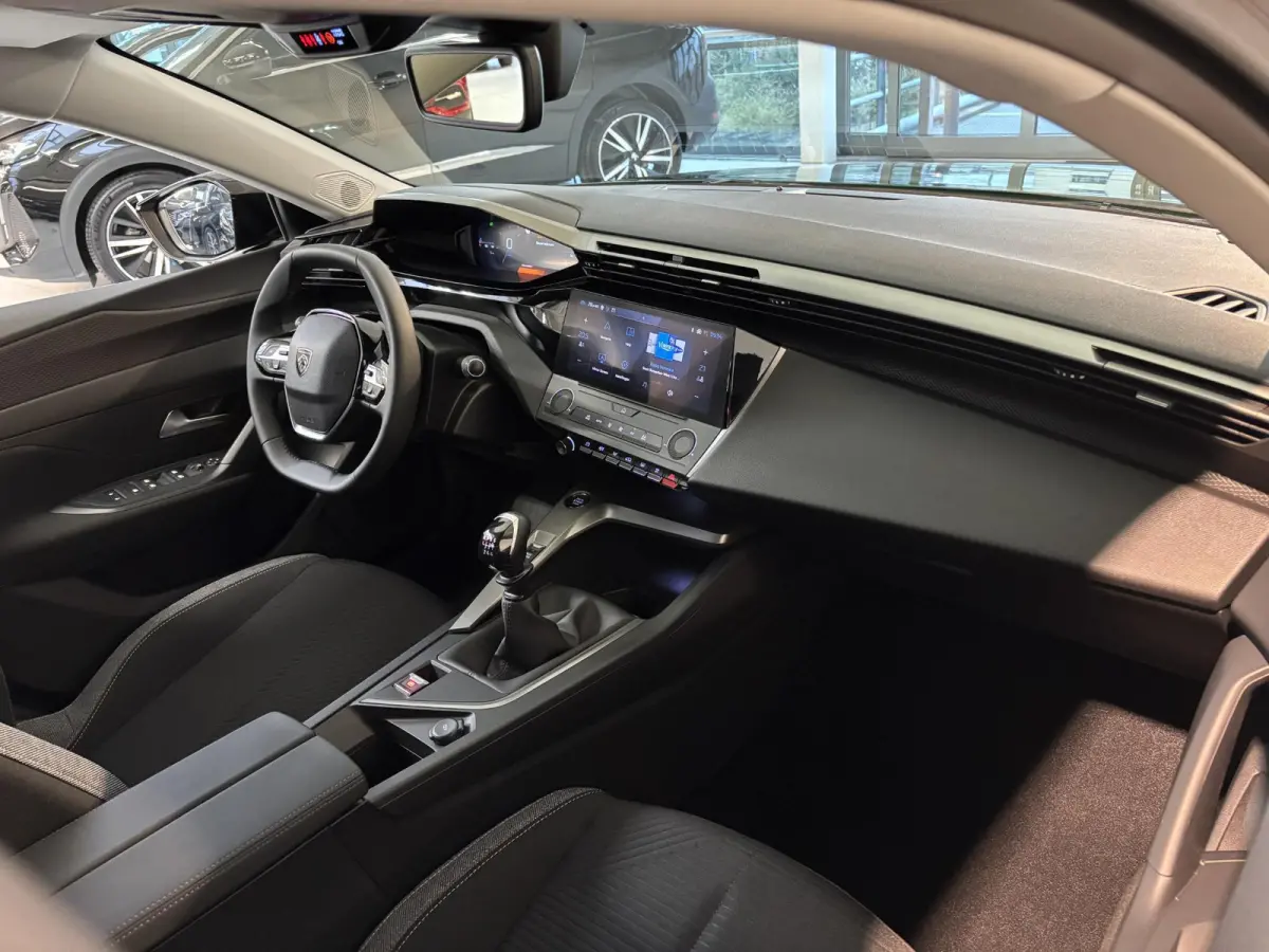 1.2 Turbo Active Pack Business Navigatie | Parkeersensoren achter | Android auto / Apple carplay | Adaptive Cruise Control