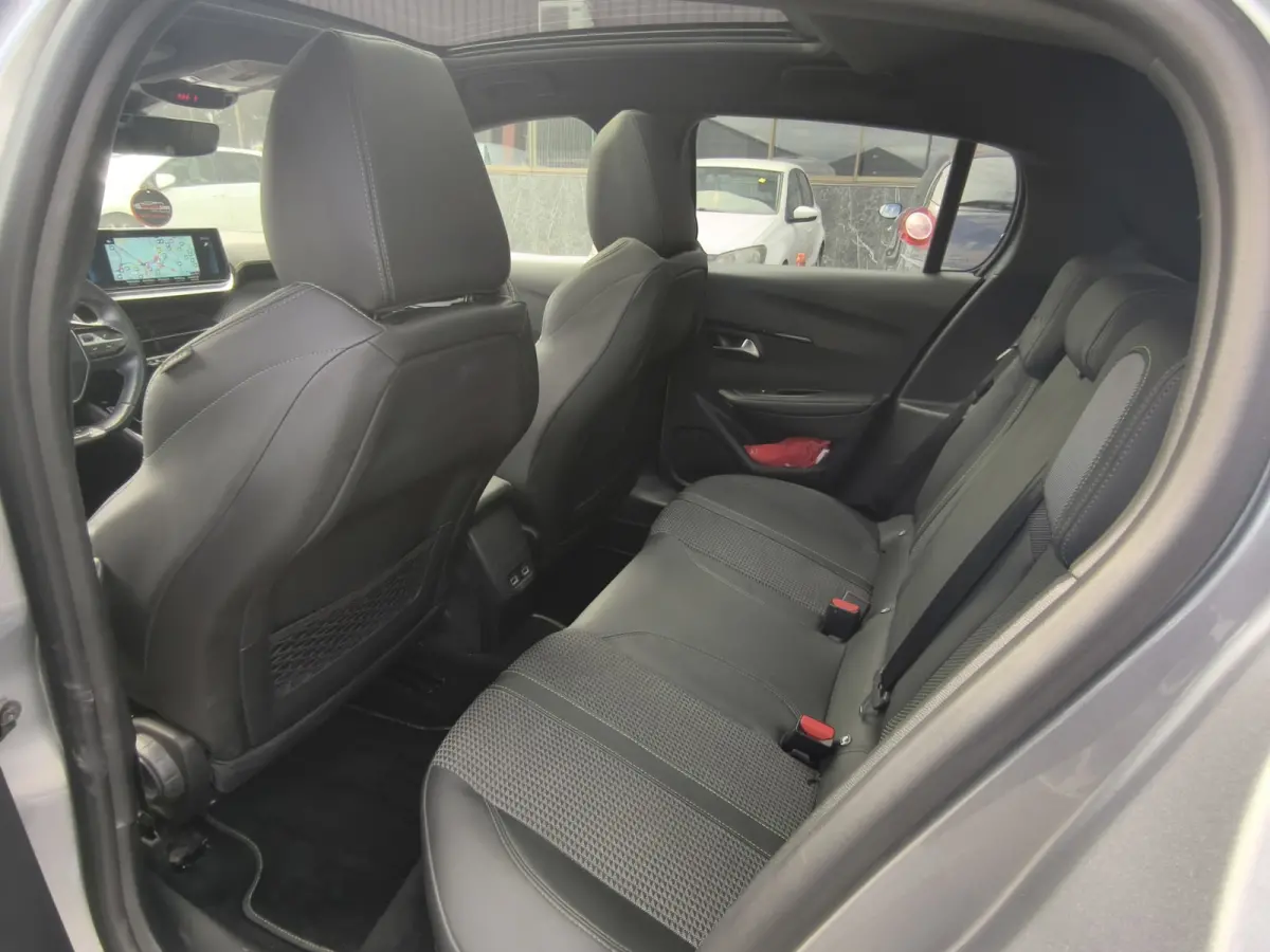 1.2 PureTech Blue Lease Allure-PANO-LED NAVI -CAMERA -CARPLAY AIRCO