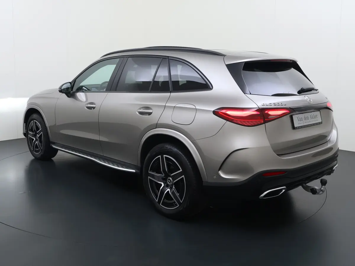 AMG // Panoramadak // Trekhaak // Achterbank Verwarming // 360 Camera // Memory // Carplay // Night Pakket
