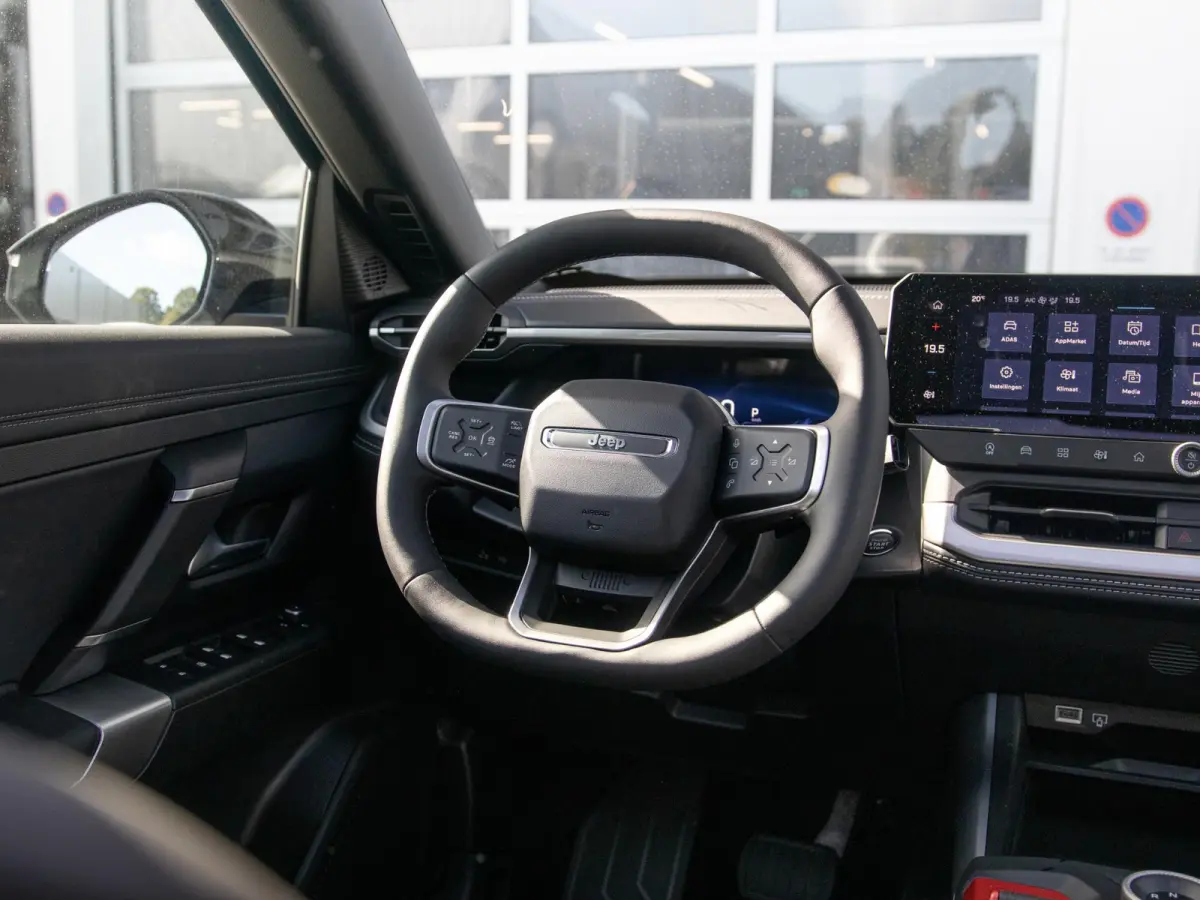 1.2 e-Hybrid First Edition | Adapt. Cruise | Schuif/Kanteldak | Camera | Carplay | 18" | Elektr. A-Klep | Navi | Winter Pack