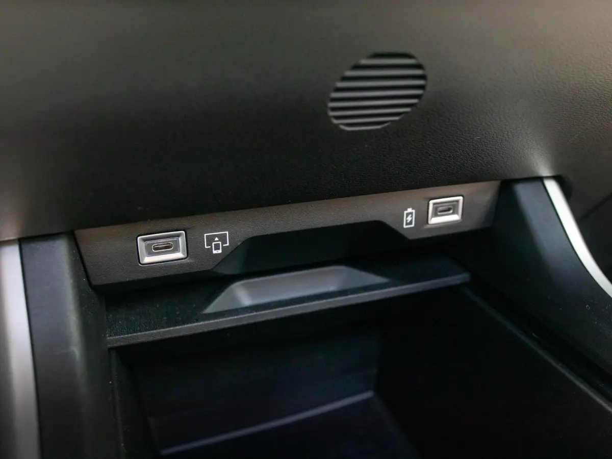 1.2 e-Hybrid First Edition | Adapt. Cruise | Schuif/Kanteldak | Camera | Carplay | 18" | Elektr. A-Klep | Navi | Winter Pack