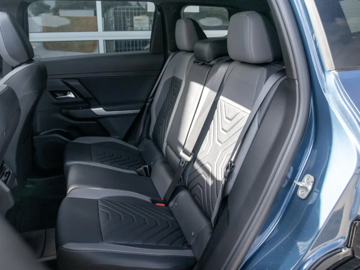 1.2 e-Hybrid First Edition | Adapt. Cruise | Schuif/Kanteldak | Camera | Carplay | 18" | Elektr. A-Klep | Navi | Winter Pack
