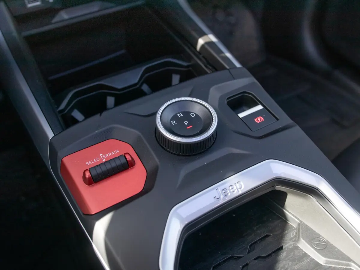 1.2 e-Hybrid First Edition | Adapt. Cruise | Schuif/Kanteldak | Camera | Carplay | 18" | Elektr. A-Klep | Navi | Winter Pack