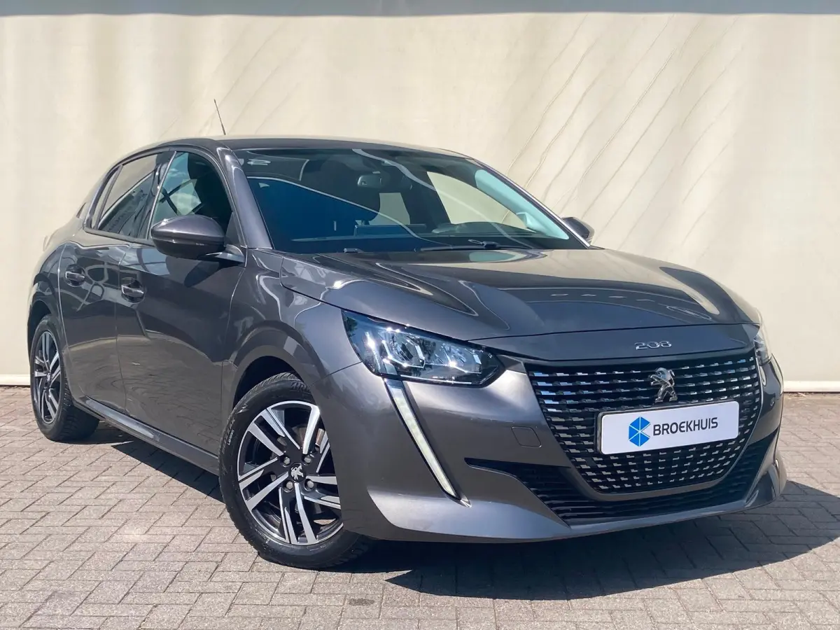 1.2 PureTech Allure Pack Airco | Camera | Cruise Control | DAB | Keyless | LMV 16" | Navi | PDC Achter |