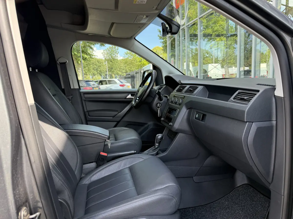 2.0 TDI L1H1 BMT Highline | Vol opties | 2x Schuifd. | Leder | Adapt. Cruise. | Stoelverw.