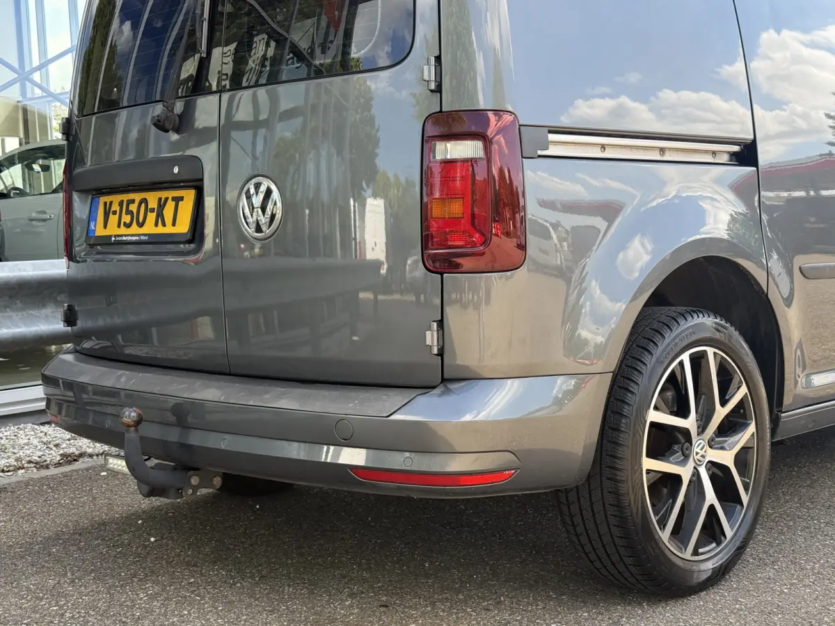 2.0 TDI L1H1 BMT Highline | Vol opties | 2x Schuifd. | Leder | Adapt. Cruise. | Stoelverw.