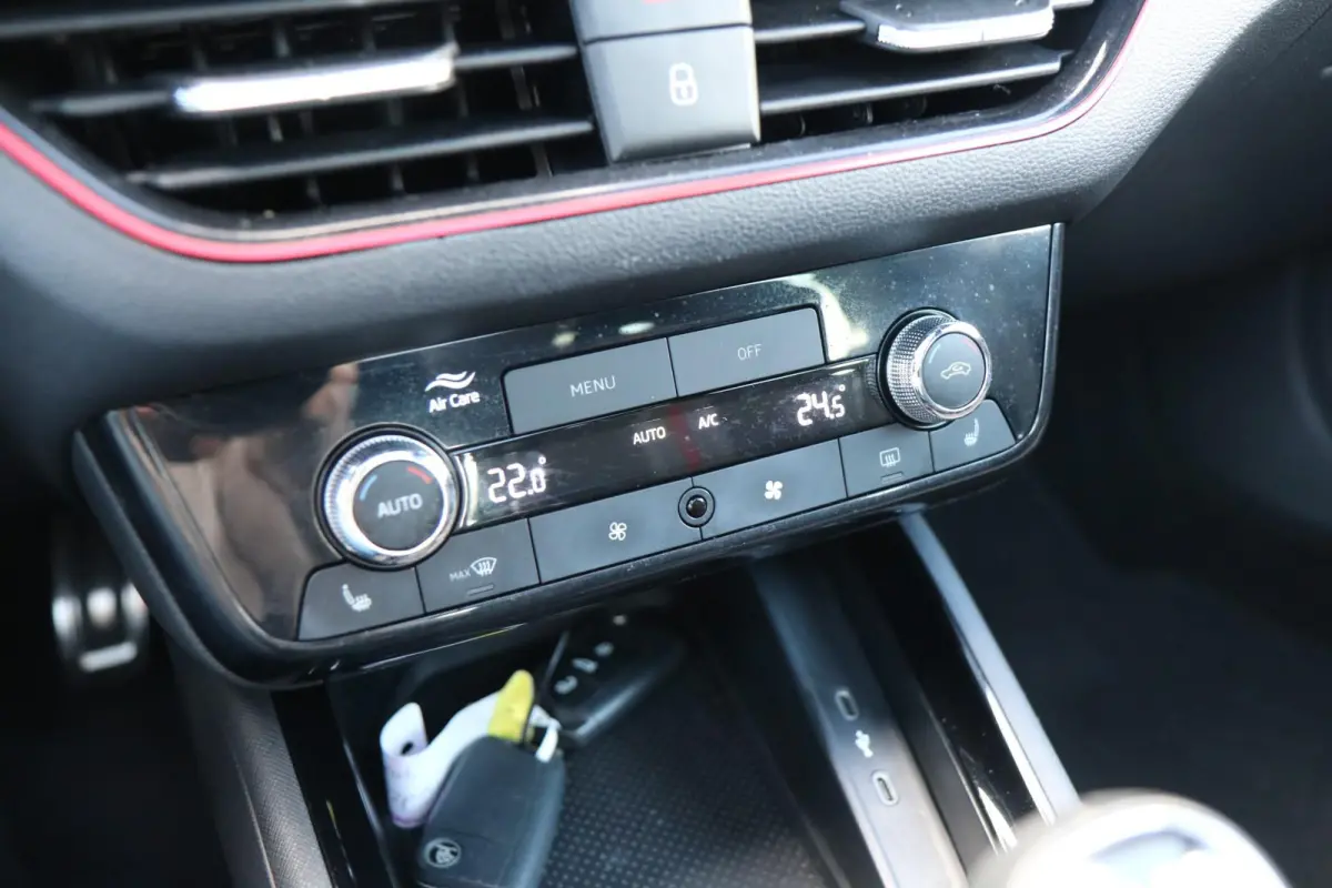 1.0 TSI 110pk Monte Carlo | Panoramadak | Smart Link | Camera | Stoelverwarming