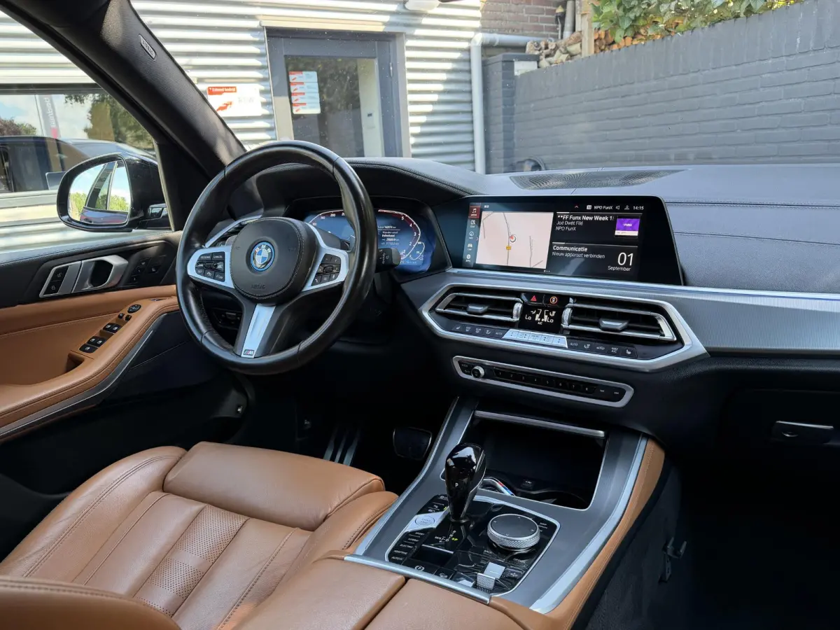 xDrive45e High Executive M-Sport | Navigatie | Luchtvering | DAB | Camera |