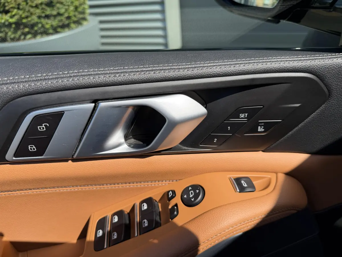 xDrive45e High Executive M-Sport | Navigatie | Luchtvering | DAB | Camera |