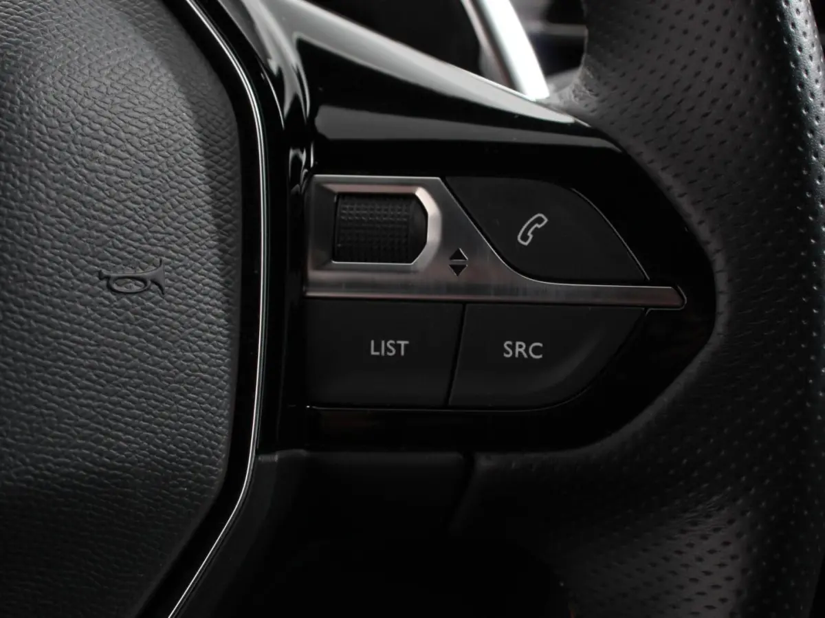 1.2 PureTech GT Black Pack 7persoons Climate control Adaptive cruise control Achteruitrij camera Verwarmde voorstoelen Keyless Navigatie LED Apple Carplay/ Android Auto