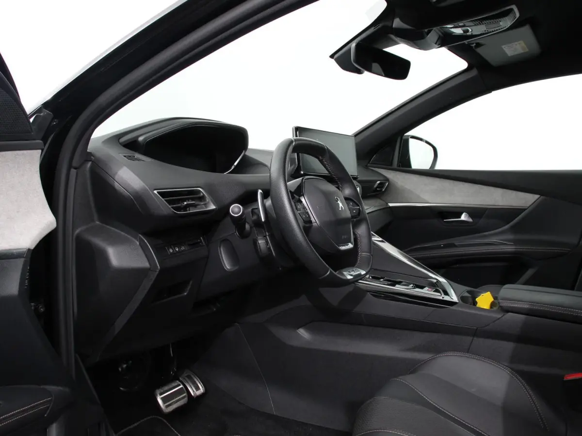 1.2 PureTech GT Black Pack 7persoons Climate control Adaptive cruise control Achteruitrij camera Verwarmde voorstoelen Keyless Navigatie LED Apple Carplay/ Android Auto