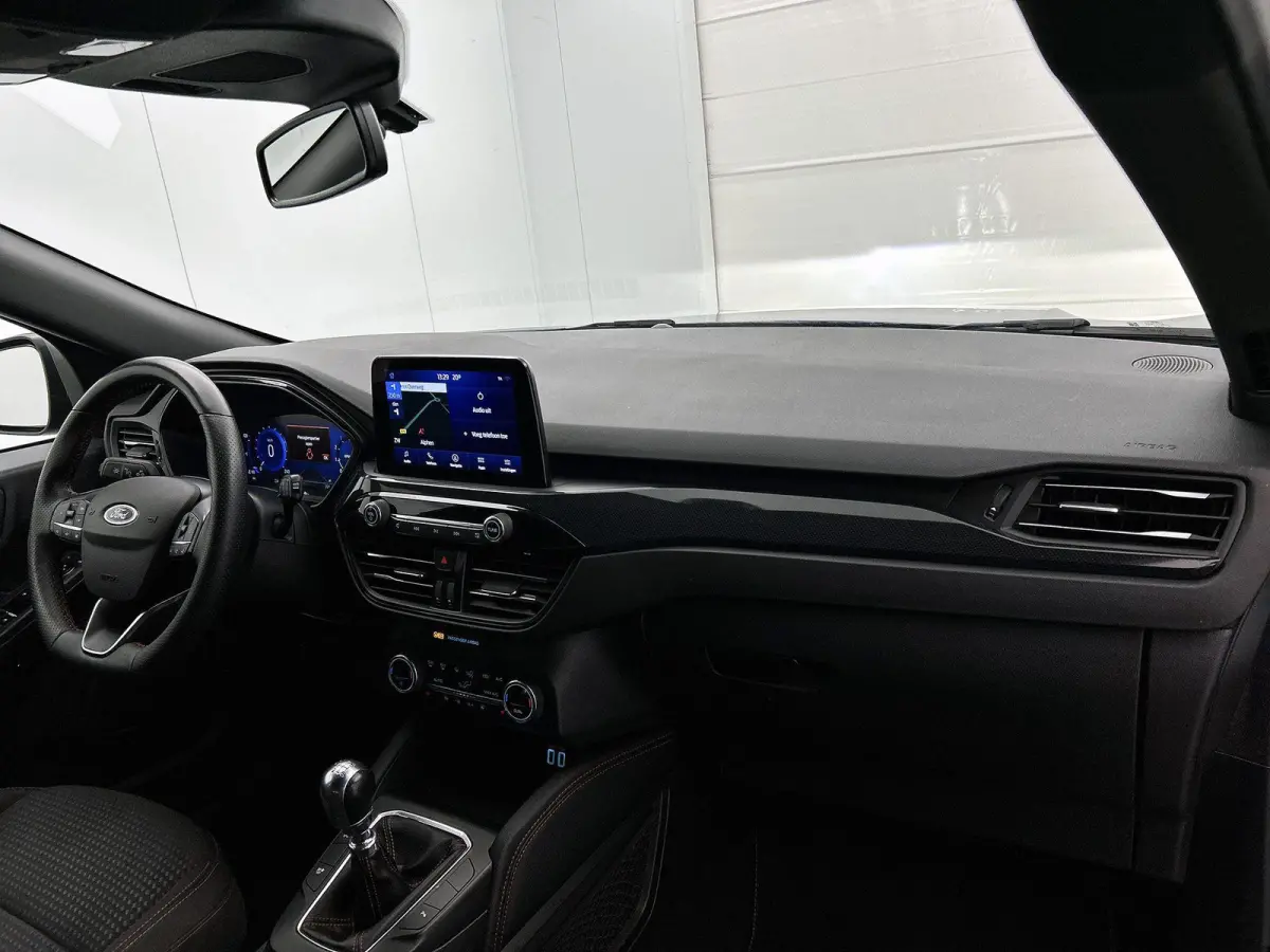 1.5 EcoBoost ST-Line | Trekhaak 1800 KG | Stoel & Stuurverwarming | Camera | Parkeersensoren | Keyless | Clima