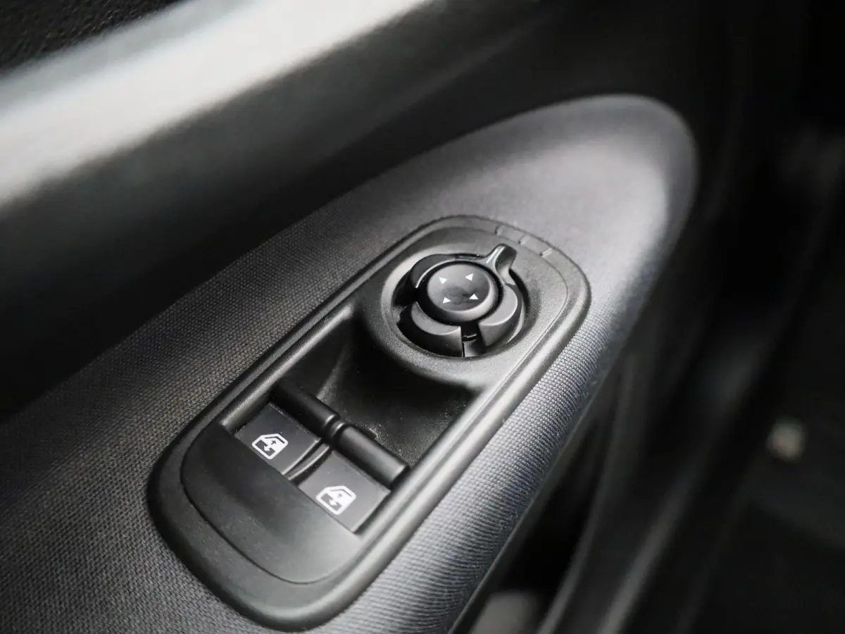 Icon 42 kWh | SOH 93% | APPLE CARPLAY - ANDROID AUTO | CRUISE CONTROL | CLIMATE CONTROL | LICHTMETALEN VELGEN | LED VERLICHTING | MULTIFUNCTIONEEL STUURWIEL |