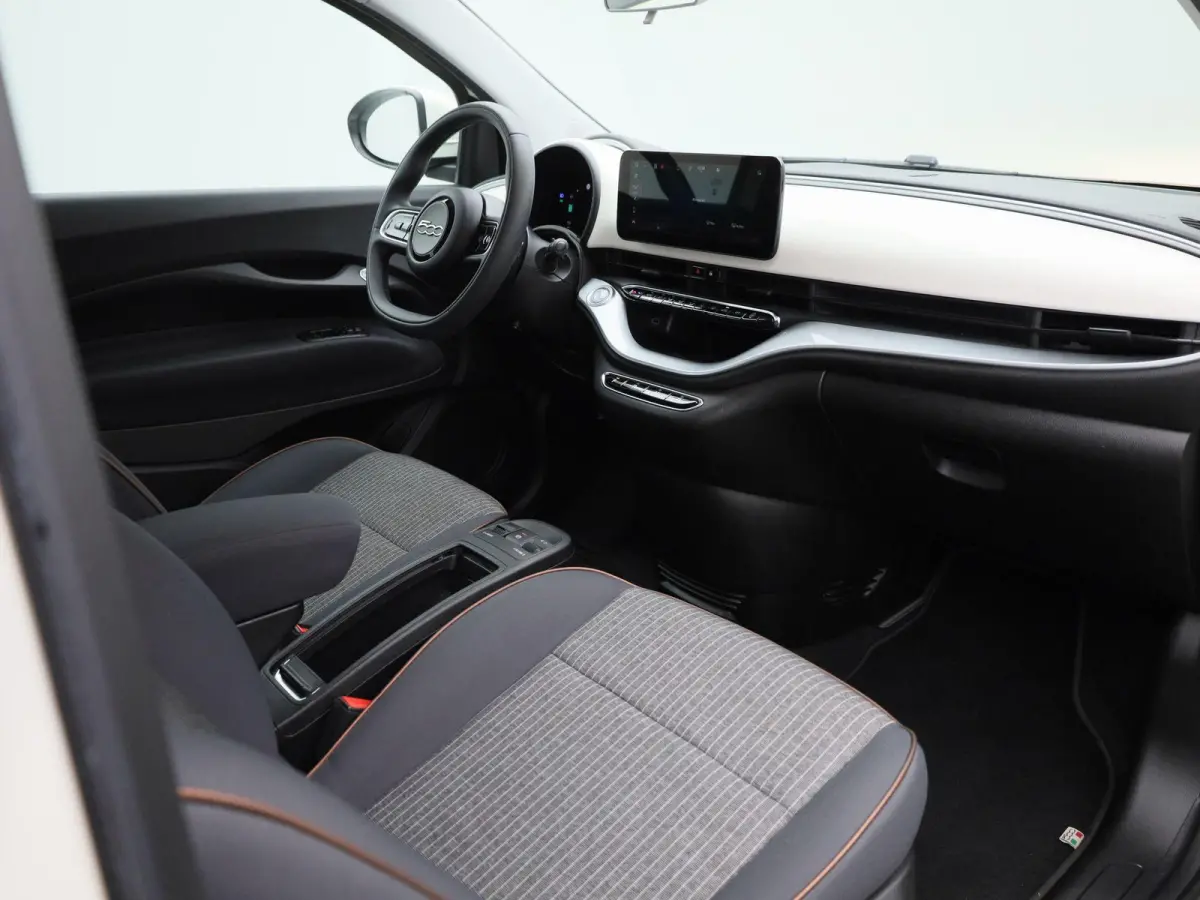 Icon 42 kWh | SOH 93% | APPLE CARPLAY - ANDROID AUTO | CRUISE CONTROL | CLIMATE CONTROL | LICHTMETALEN VELGEN | LED VERLICHTING | MULTIFUNCTIONEEL STUURWIEL |
