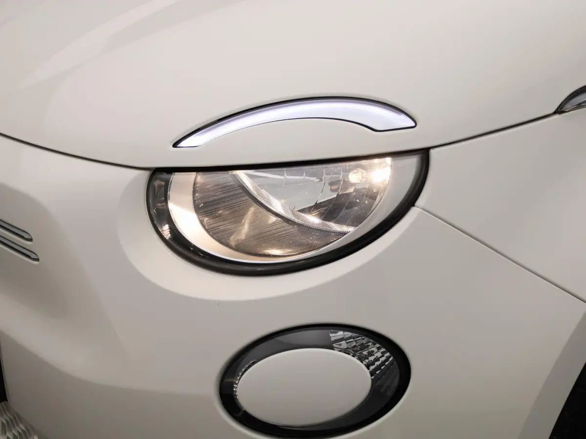 Icon 42 kWh | SOH 93% | APPLE CARPLAY - ANDROID AUTO | CRUISE CONTROL | CLIMATE CONTROL | LICHTMETALEN VELGEN | LED VERLICHTING | MULTIFUNCTIONEEL STUURWIEL |