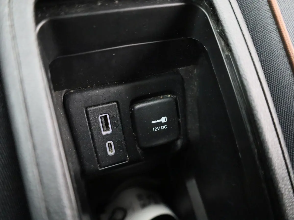 Icon 42 kWh | SOH 93% | APPLE CARPLAY - ANDROID AUTO | CRUISE CONTROL | CLIMATE CONTROL | LICHTMETALEN VELGEN | LED VERLICHTING | MULTIFUNCTIONEEL STUURWIEL |