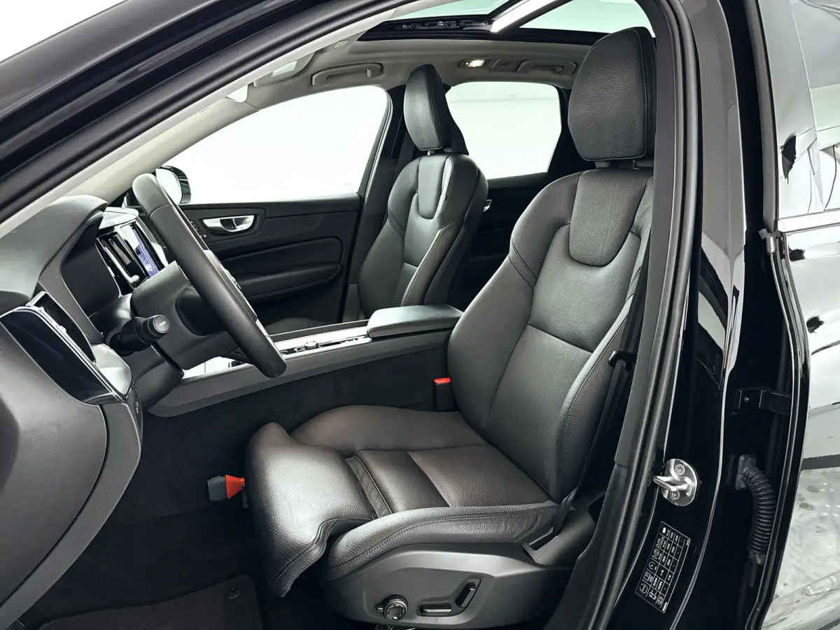T8 Plug-in hybrid AWD Plus Bright | Panoramadak | 360° camera | Harman Kardon | Stoel- en stuurverwarming | Trekhaak