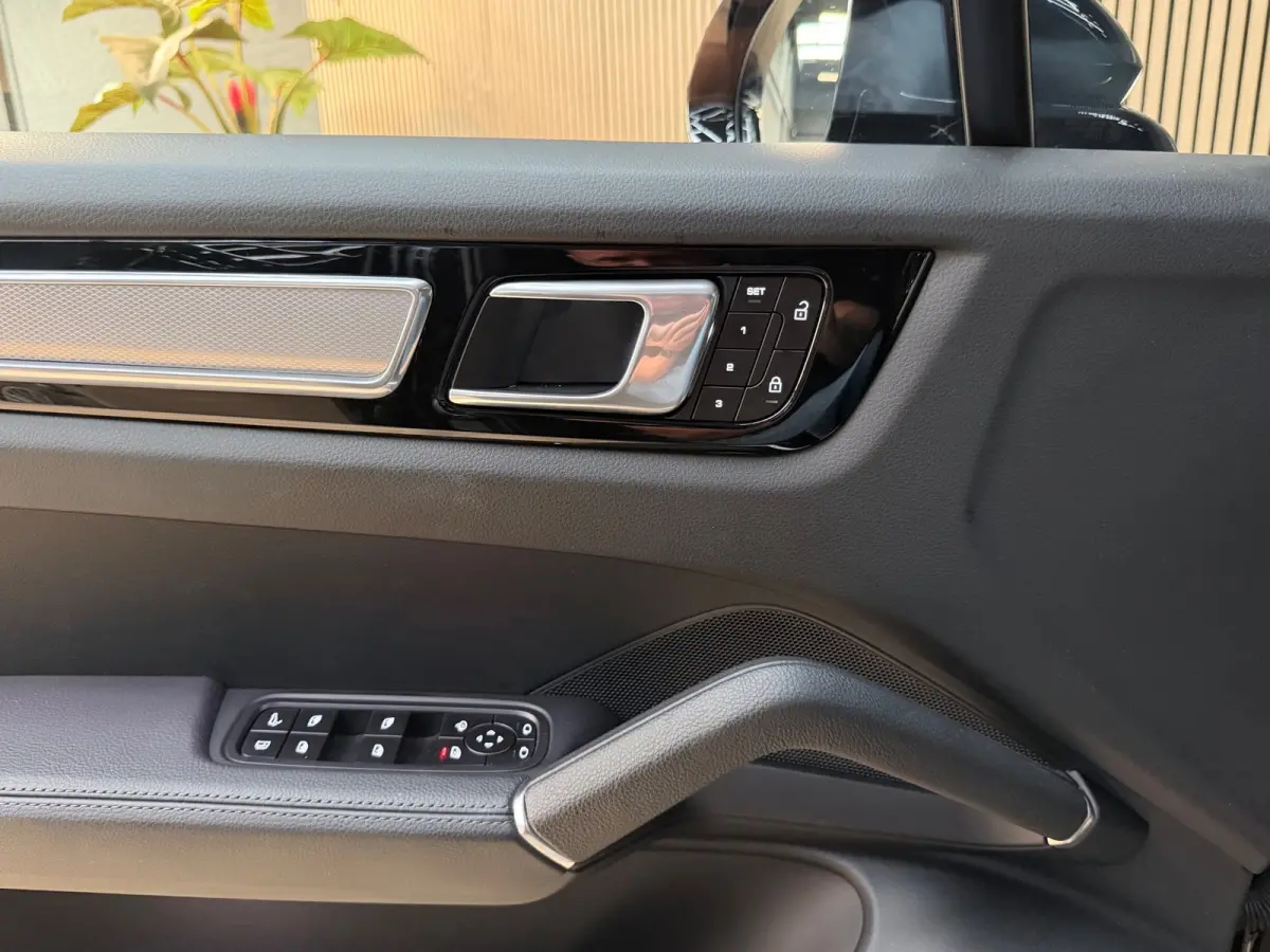 3.0 E-Hybrid 462PK Platinum Edition