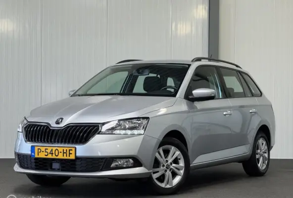 1.0 TSI Ambition [ Carplay parkpilot cruise LM ]
