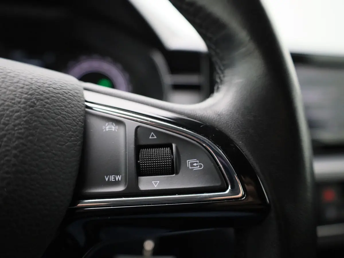 1.0 TSI Ambition | Apple Carplay / Android Auto | Airco | Radio |