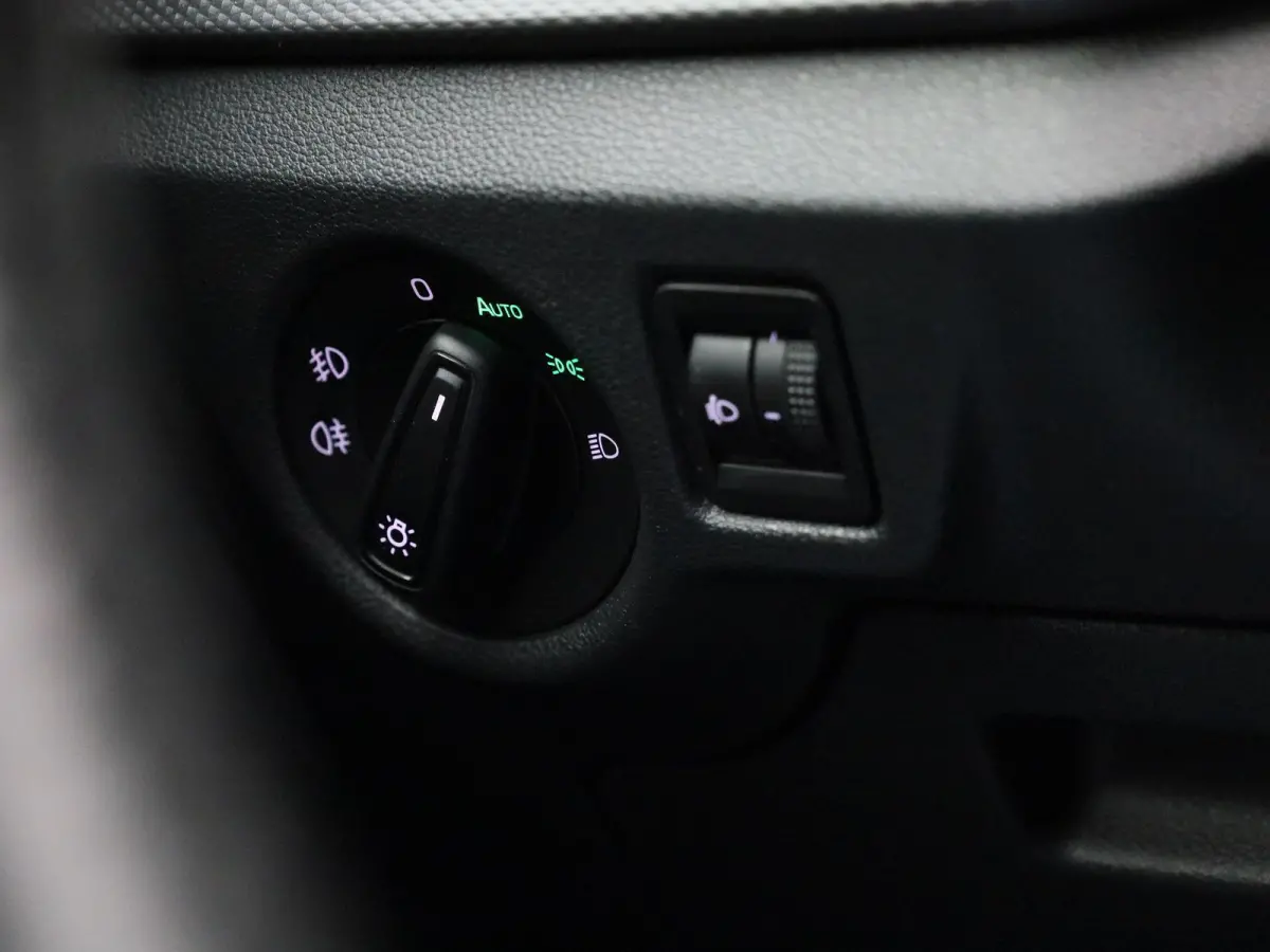 1.0 TSI Ambition | Apple Carplay / Android Auto | Airco | Radio |