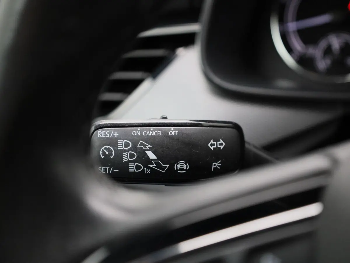 1.0 TSI Ambition | Apple Carplay / Android Auto | Airco | Radio |
