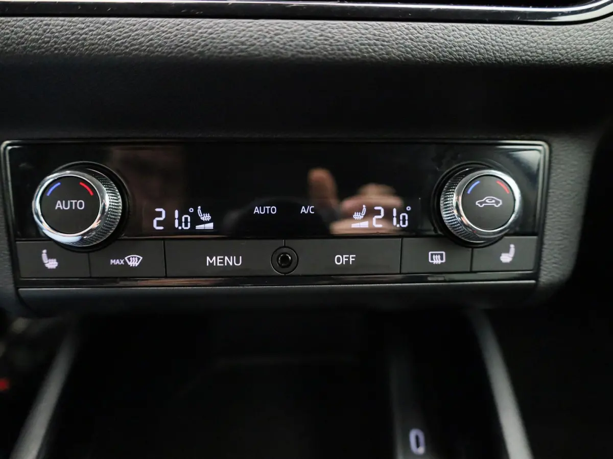 1.0 TSI Ambition | Apple Carplay / Android Auto | Airco | Radio |