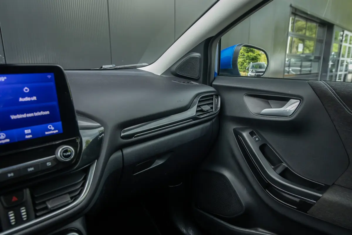 1.0 EcoBoost Titanium | Automaat | Automatisch inparkeren |  Privacy-glass | Verkeersbord herkenning | Apple Carplay / Android Auto | LED verlichting