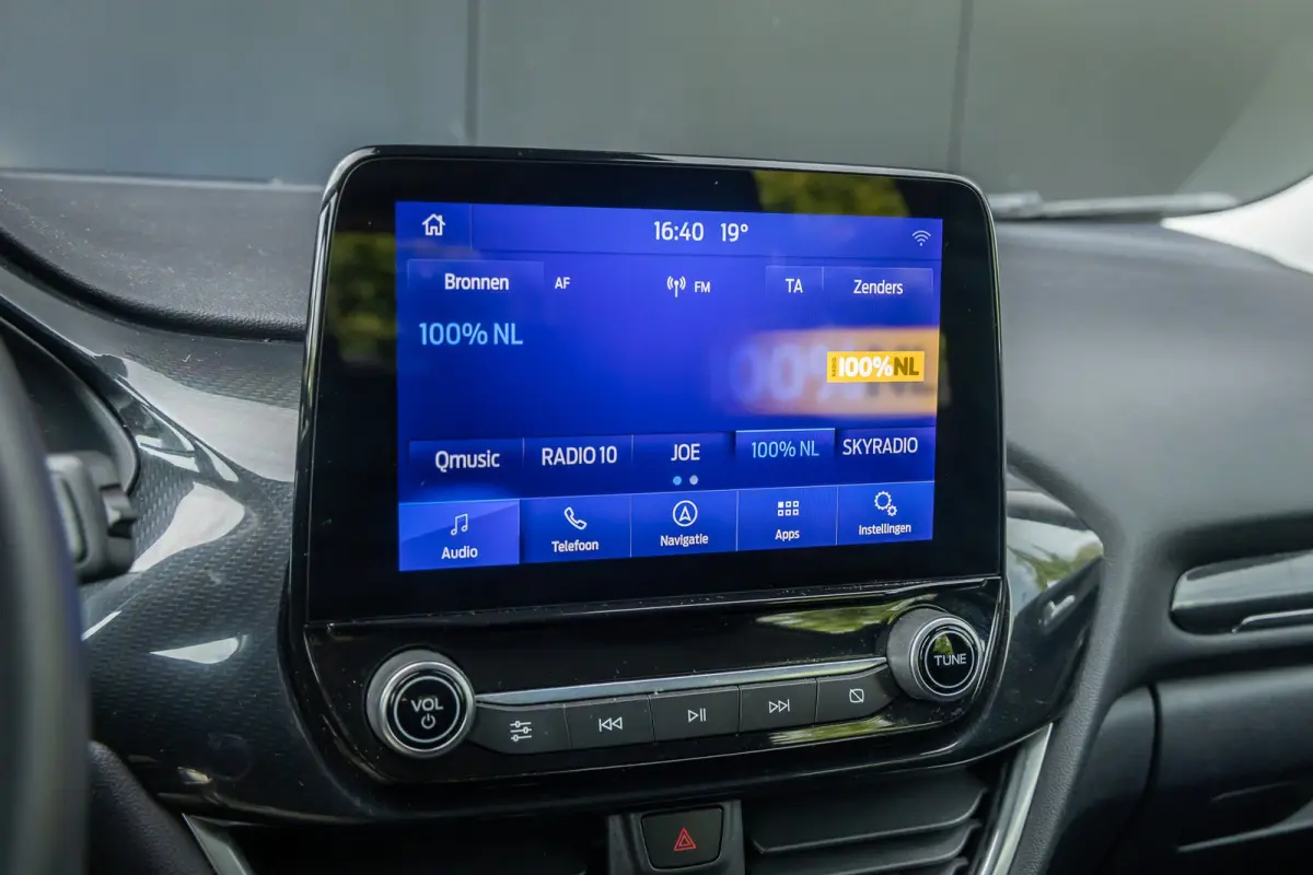 1.0 EcoBoost Titanium | Automaat | Automatisch inparkeren |  Privacy-glass | Verkeersbord herkenning | Apple Carplay / Android Auto | LED verlichting