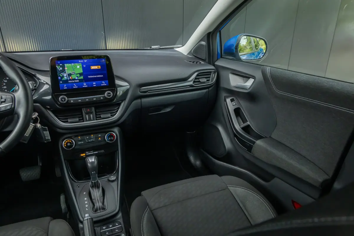 1.0 EcoBoost Titanium | Automaat | Automatisch inparkeren |  Privacy-glass | Verkeersbord herkenning | Apple Carplay / Android Auto | LED verlichting