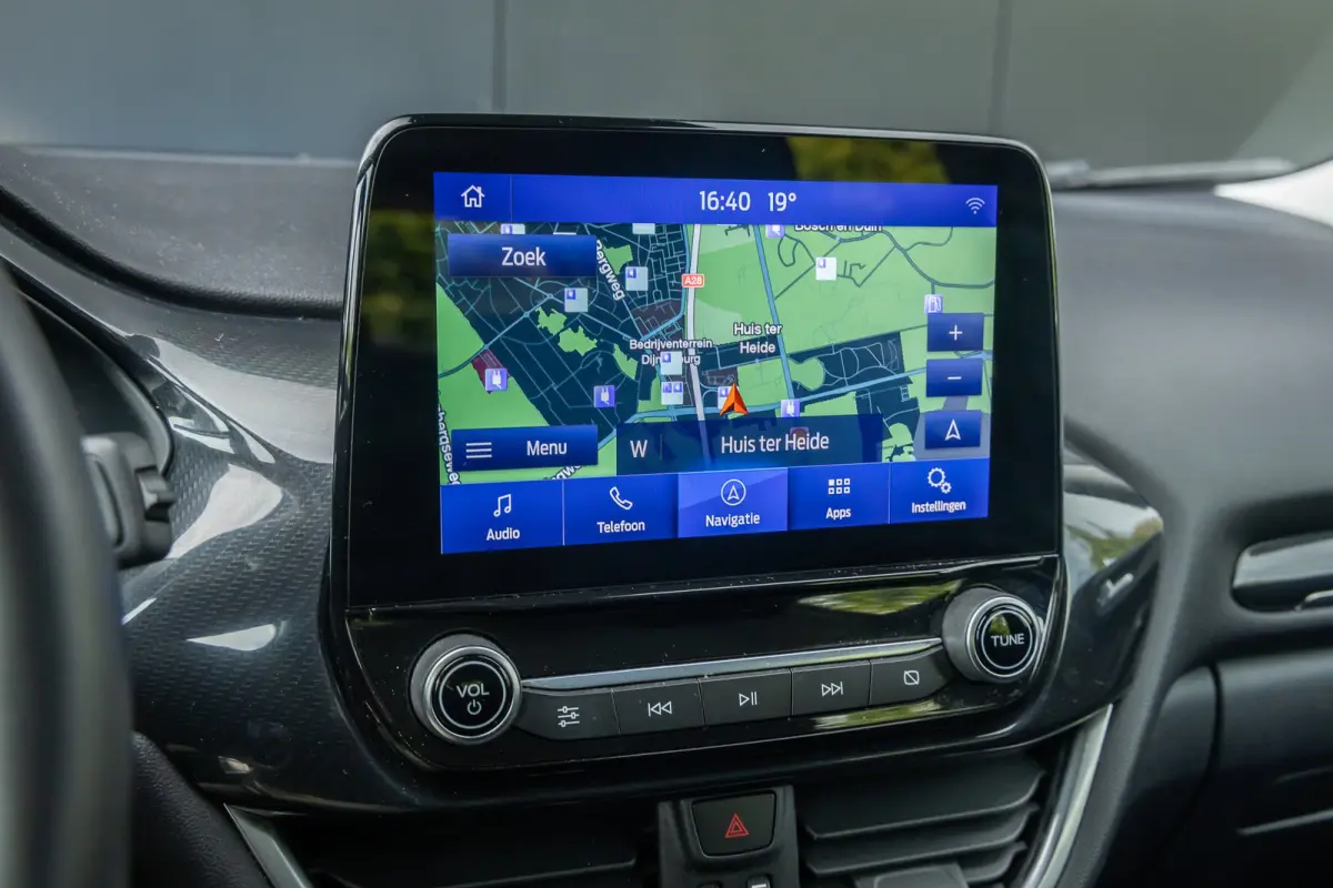 1.0 EcoBoost Titanium | Automaat | Automatisch inparkeren |  Privacy-glass | Verkeersbord herkenning | Apple Carplay / Android Auto | LED verlichting