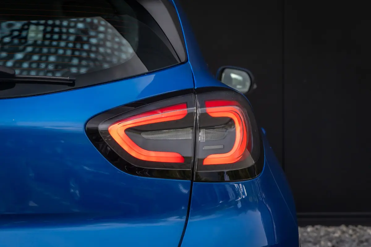 1.0 EcoBoost Titanium | Automaat | Automatisch inparkeren |  Privacy-glass | Verkeersbord herkenning | Apple Carplay / Android Auto | LED verlichting