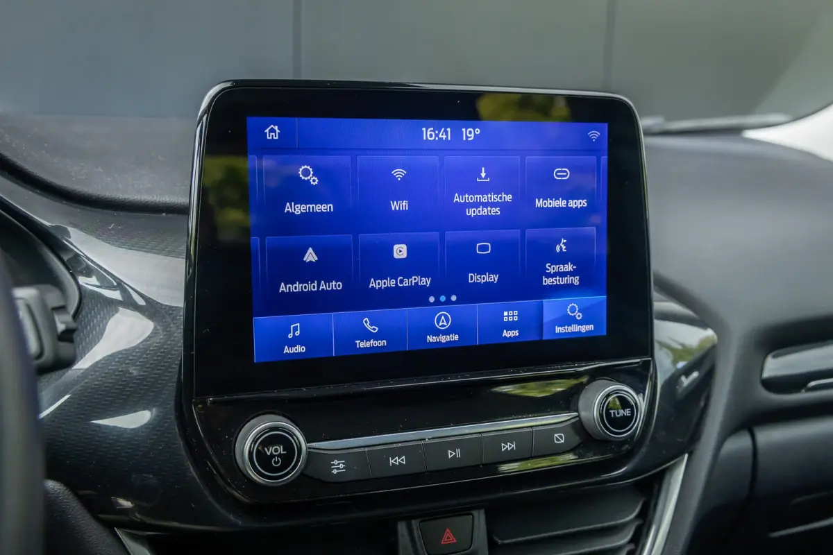 1.0 EcoBoost Titanium | Automaat | Automatisch inparkeren |  Privacy-glass | Verkeersbord herkenning | Apple Carplay / Android Auto | LED verlichting