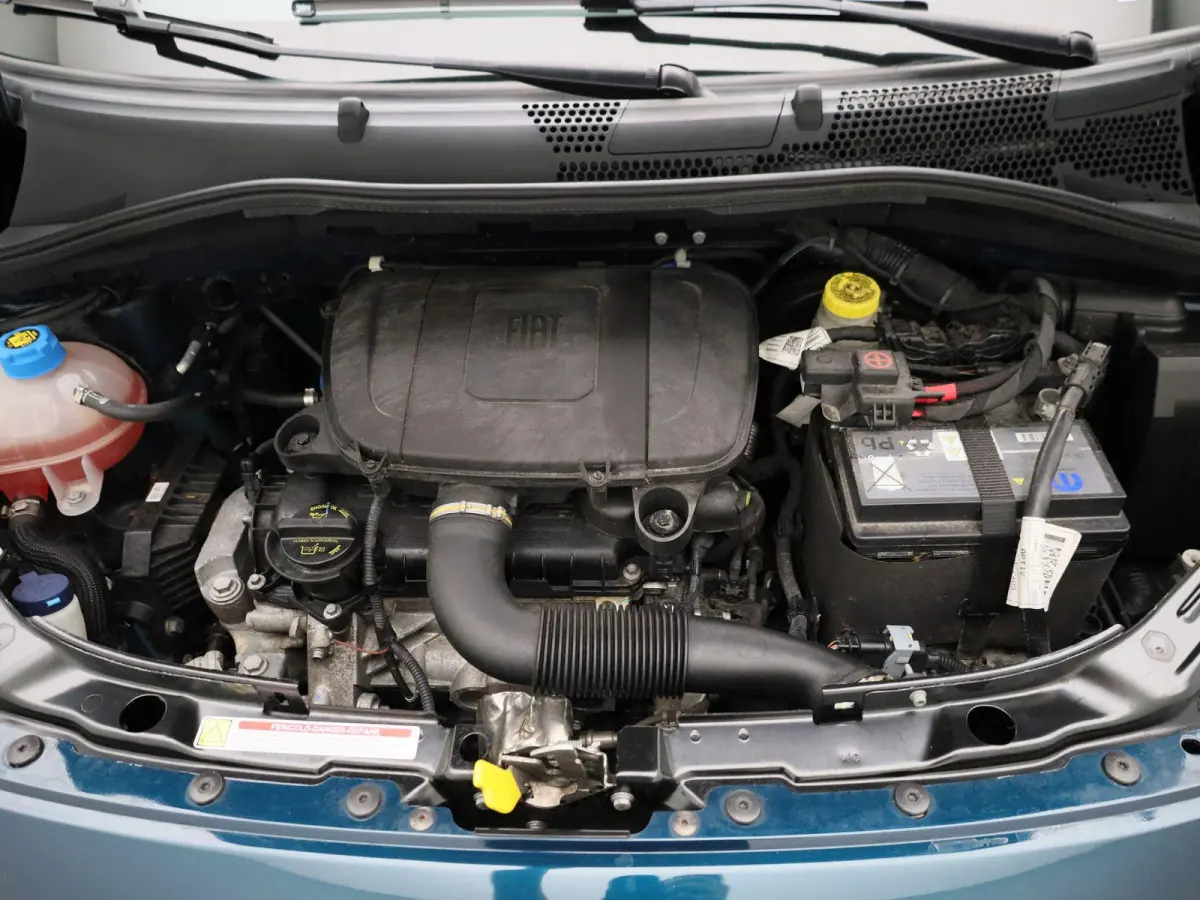 1.0 Hybrid Dolcevita | Cruise Control | DAB+ | Airconditioning | Elektr. verstelbare buitenspiegels |