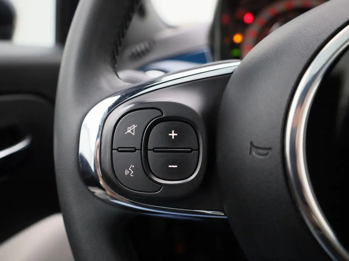 1.0 Hybrid Dolcevita | Cruise Control | DAB+ | Airconditioning | Elektr. verstelbare buitenspiegels |