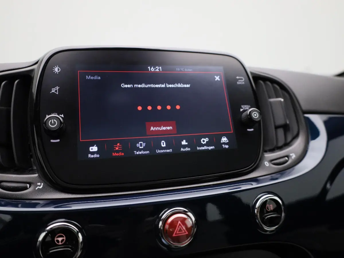 1.0 Hybrid Dolcevita | Cruise Control | DAB+ | Airconditioning | Elektr. verstelbare buitenspiegels |
