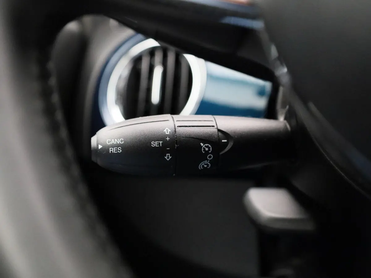 1.0 Hybrid Dolcevita | Cruise Control | DAB+ | Airconditioning | Elektr. verstelbare buitenspiegels |
