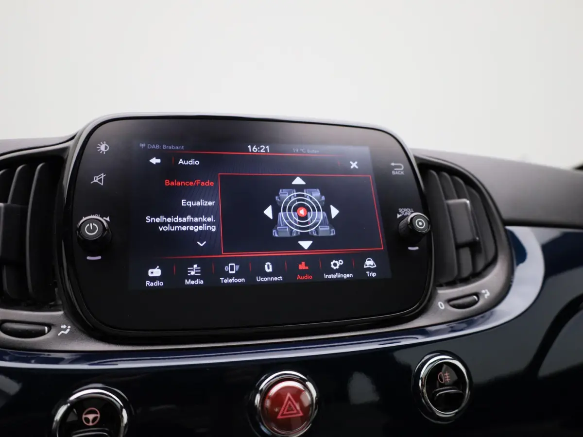 1.0 Hybrid Dolcevita | Cruise Control | DAB+ | Airconditioning | Elektr. verstelbare buitenspiegels |