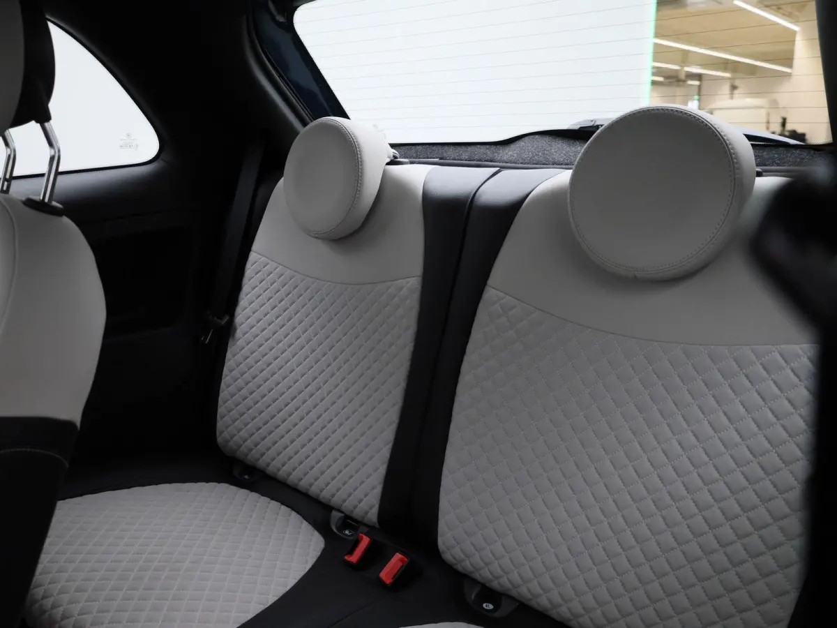 1.0 Hybrid Dolcevita | Cruise Control | DAB+ | Airconditioning | Elektr. verstelbare buitenspiegels |