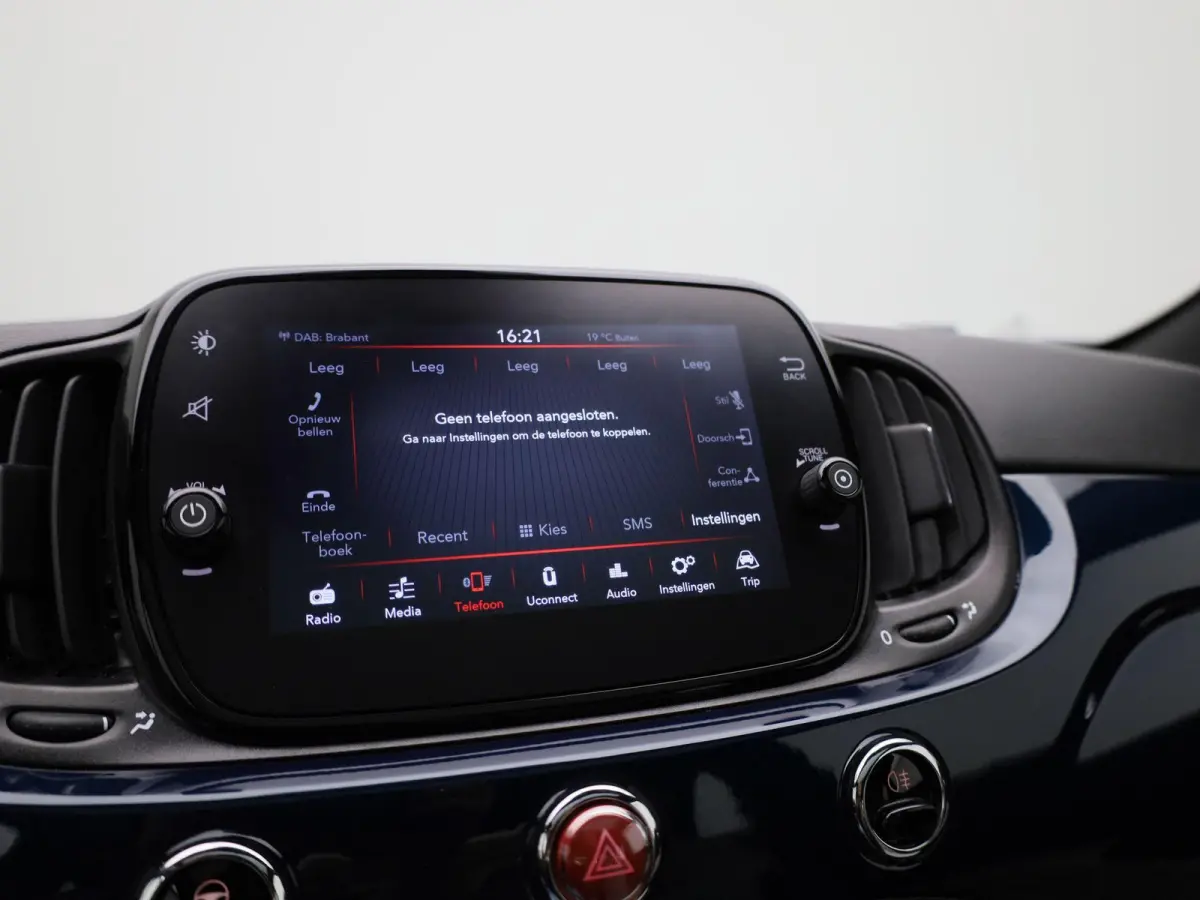 1.0 Hybrid Dolcevita | Cruise Control | DAB+ | Airconditioning | Elektr. verstelbare buitenspiegels |