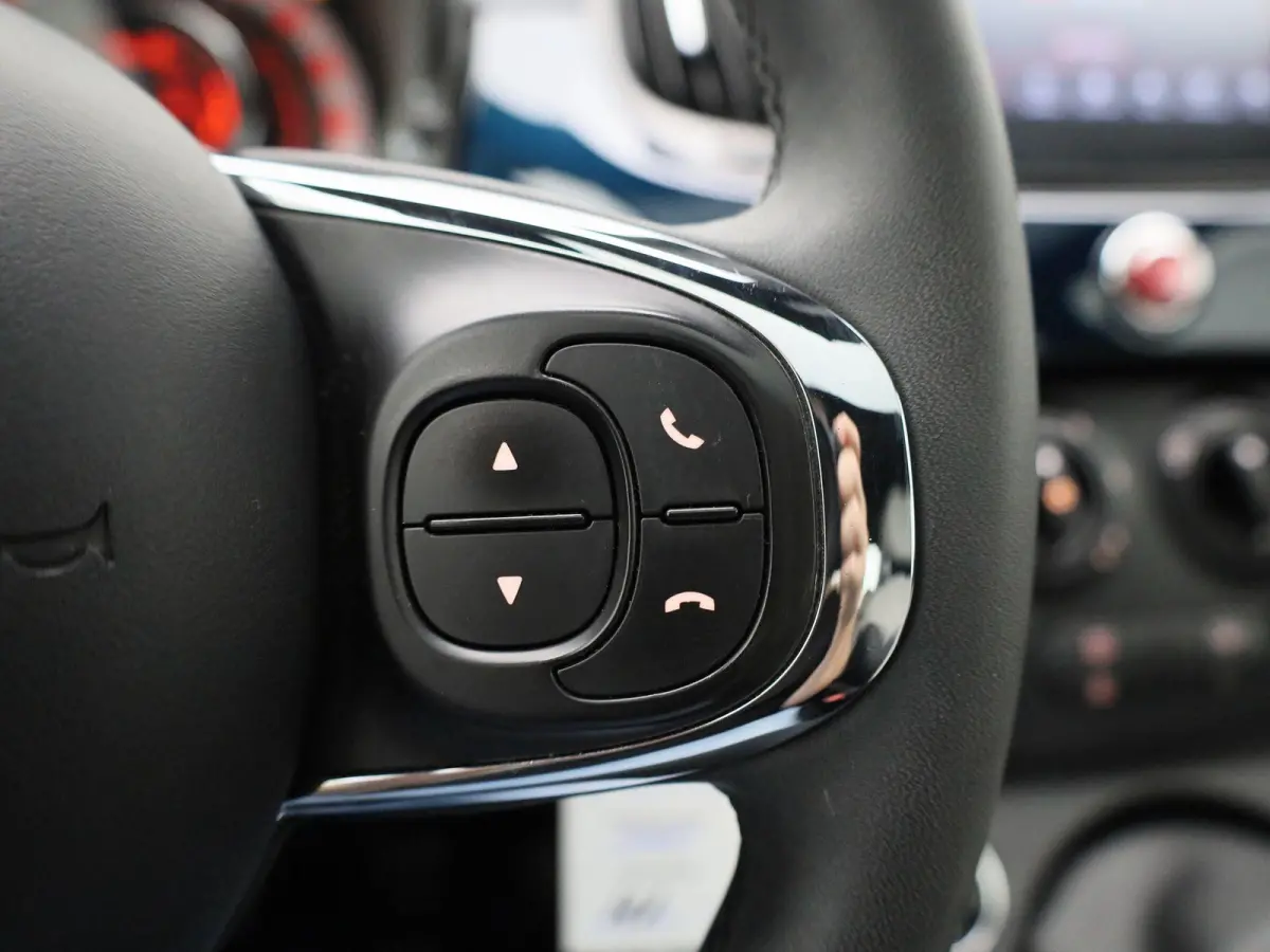 1.0 Hybrid Dolcevita | Cruise Control | DAB+ | Airconditioning | Elektr. verstelbare buitenspiegels |
