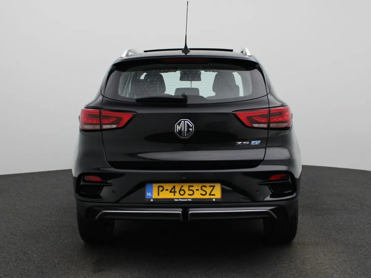 MG EV Standard Range Luxury 50 kWh | Apple carplay / Android | Parkeer camera | Lederen bekleding | Panorama dak