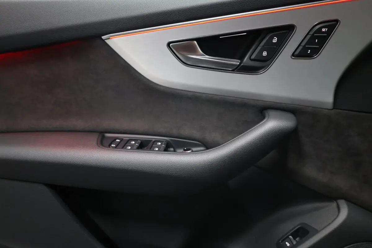SQ7 4.0 TFSI quattro 507+PK LED/VIRTUAL/SFEER/PANO/HEAD-UP/SOFT-CLOSE/ALCANTARA+MEMORY/21" LMV/CAM/ACC/ECC/12 MND GARANTIE!
