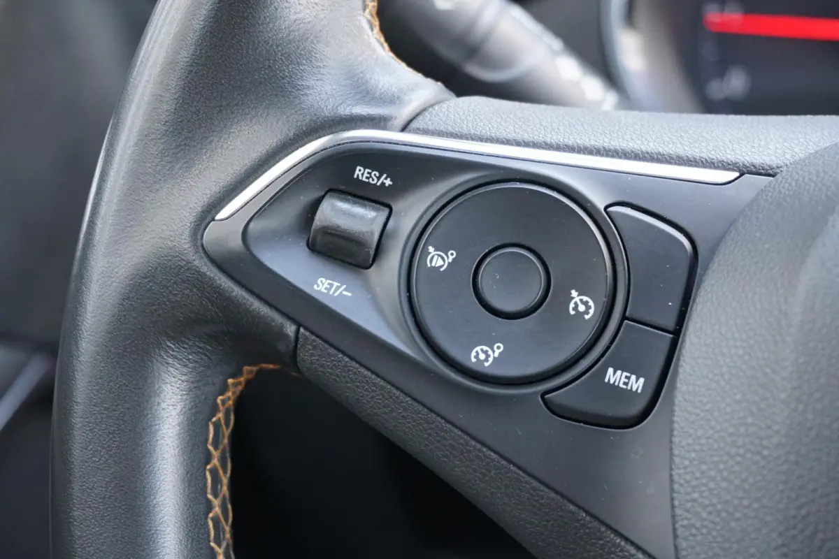 1.2 Turbo Innovation *25.051 NAP* + TREKHAAK / NAVI / KEYLESS / SENSOREN / CARPLAY