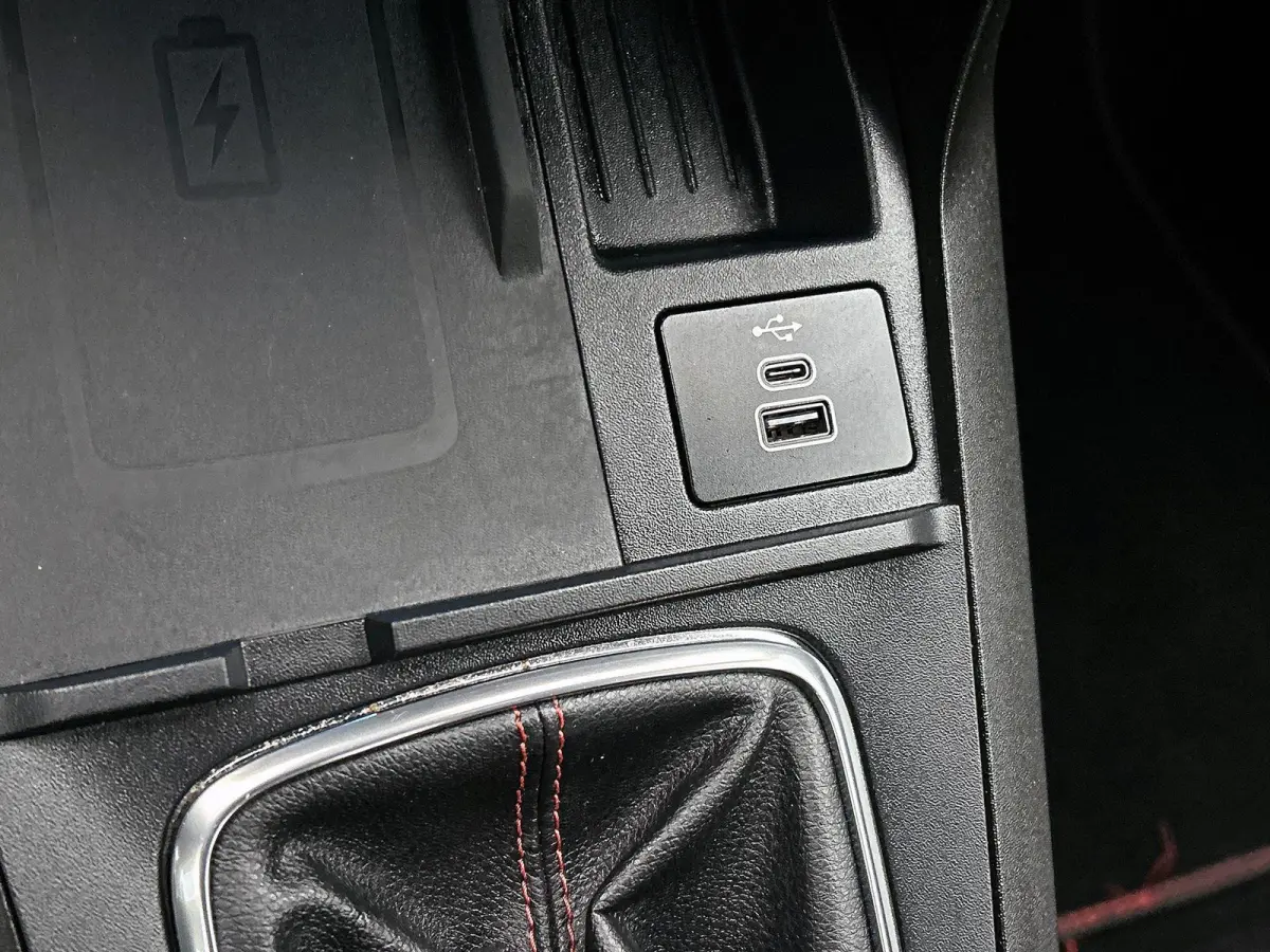 1.0 EcoBoost ST-Line | Stoel & Stuurverwarming | Keyless | LED | Privacy Glass |