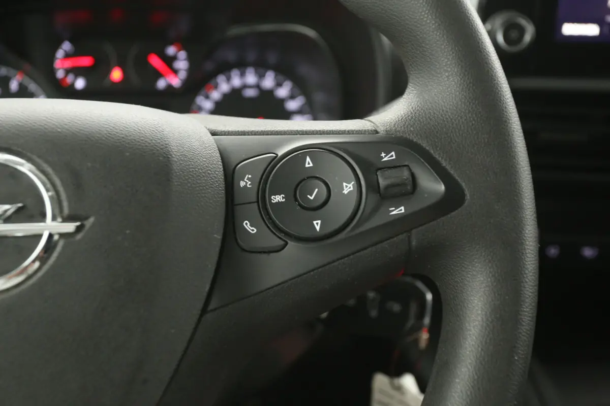 Cargo 1.5D 102PK | 3 Zits | Airco | Cruise | Carplay | Parkeersens.