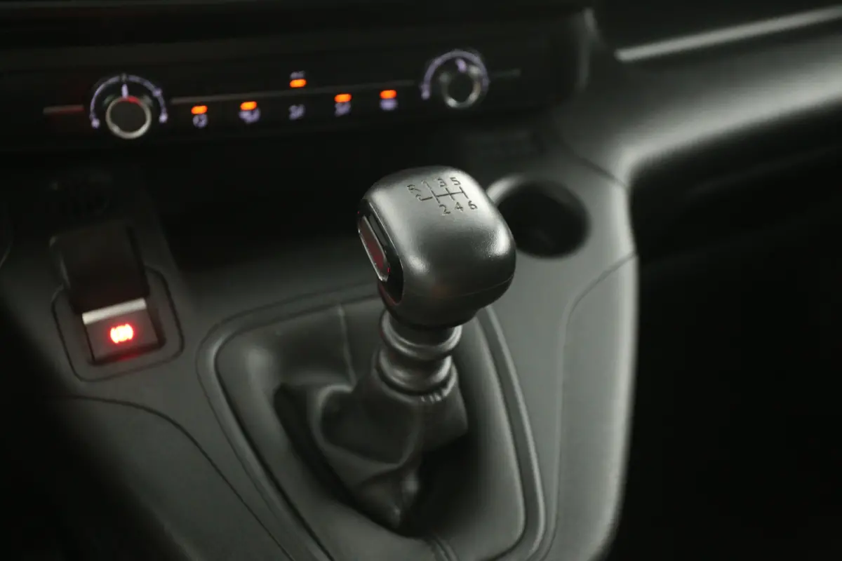 Cargo 1.5D 102PK | 3 Zits | Airco | Cruise | Carplay | Parkeersens.