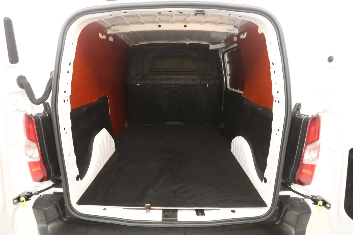 Cargo 1.5D 102PK | 3 Zits | Airco | Cruise | Carplay | Parkeersens.